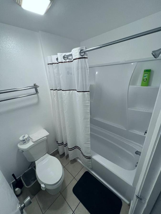 Bposhtels Charlotte Hostel Bagian luar foto
