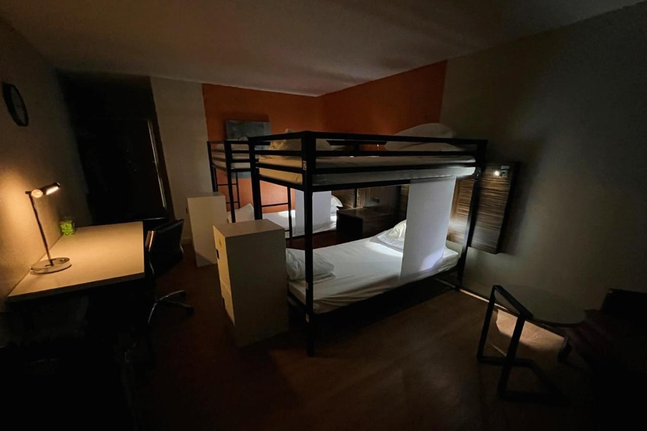 Bposhtels Charlotte Hostel Bagian luar foto