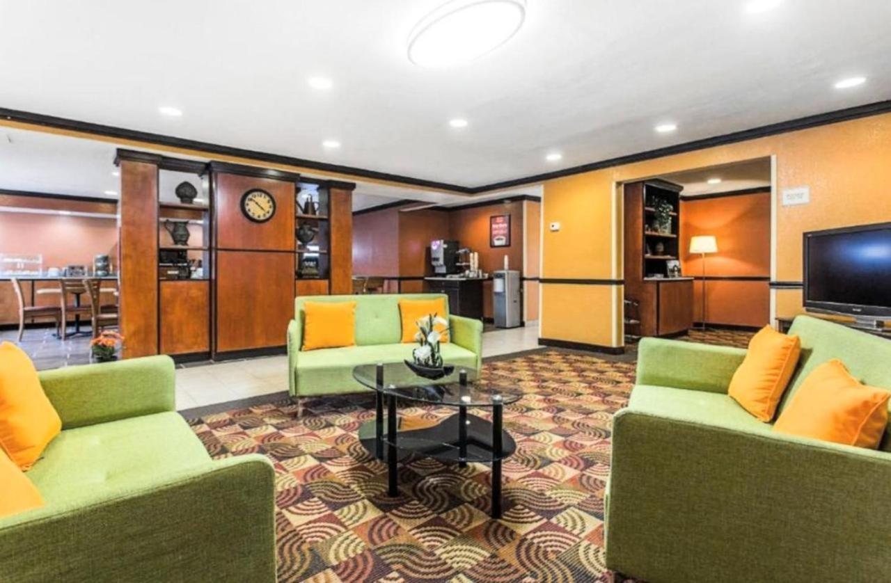 Bposhtels Charlotte Hostel Bagian luar foto